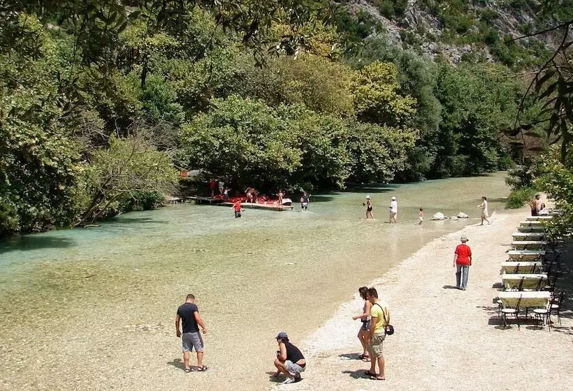 Piges Hotel At Acheron Springs