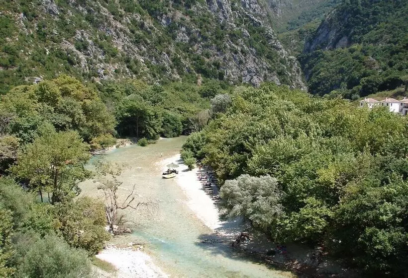 Piges Hotel At Acheron Springs