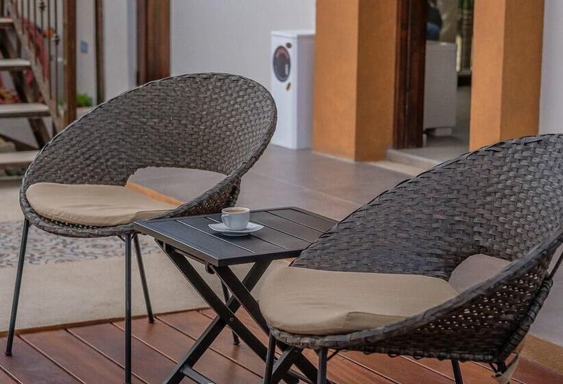 The Vibe Bed & Breakfast   Adults Only