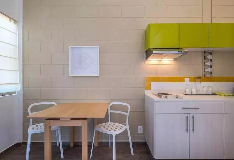 The Vibe Bed & Breakfast   Adults Only