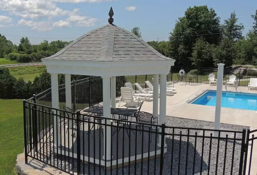 Angel Rock Waterfront Cottages And Vacation Homes