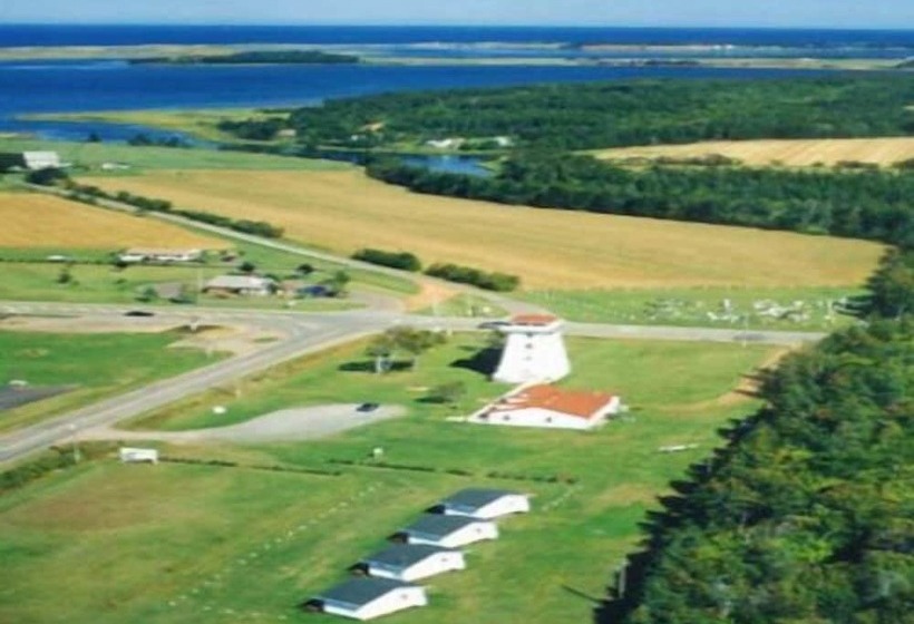 Baywatch Lighthouse Cottages & Motel