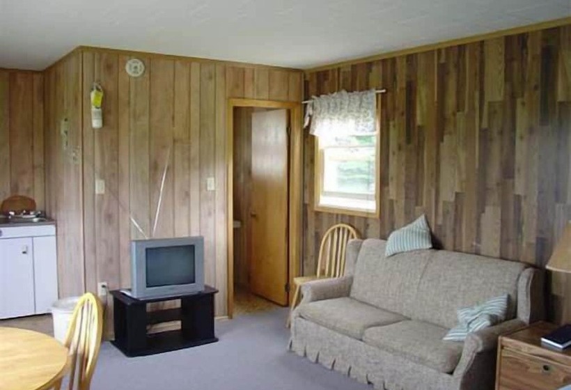 Baywatch Lighthouse Cottages & Motel