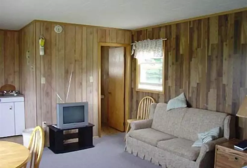 Baywatch Lighthouse Cottages & Motel