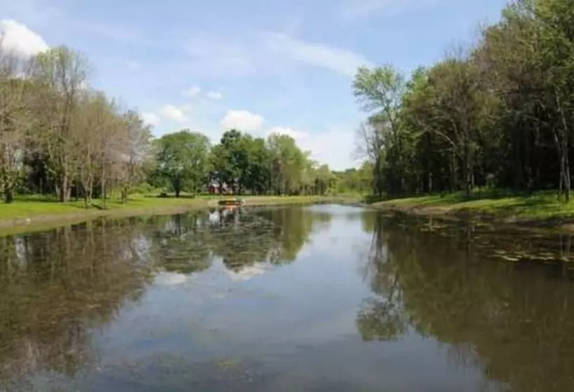 ベッドアンドブレックファースト Saint Huberts Lodge