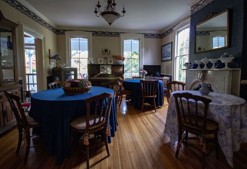 צימר Saint Huberts Lodge