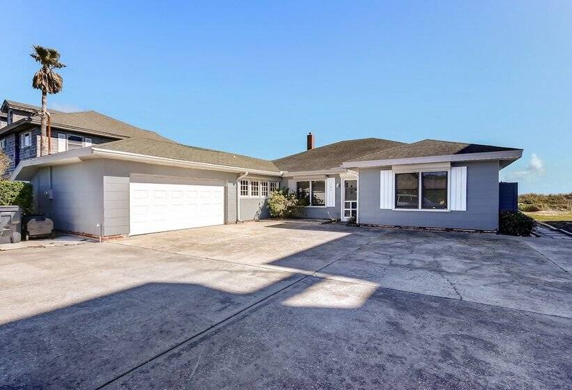 Charming Oceanfront Beach House By Redawning