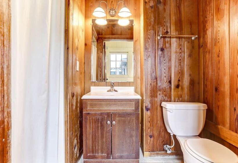 Charming Oceanfront Beach House By Redawning