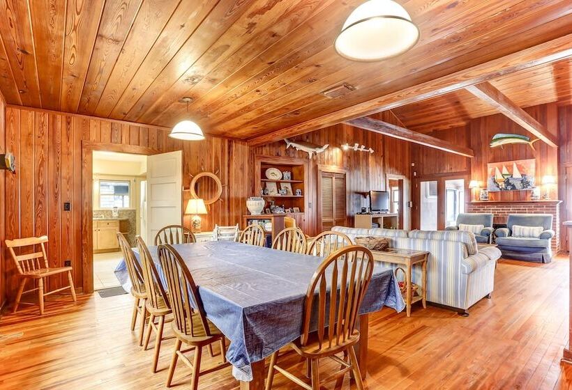 Charming Oceanfront Beach House By Redawning