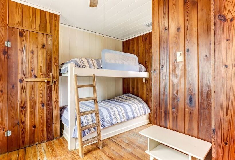 Charming Oceanfront Beach House By Redawning