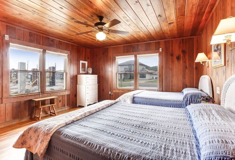 Charming Oceanfront Beach House By Redawning