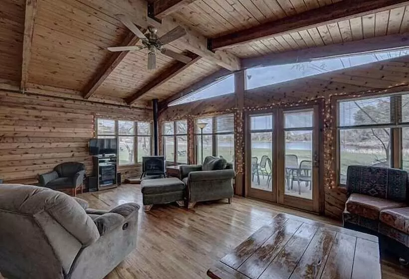 هتل Canyon Lake Resort