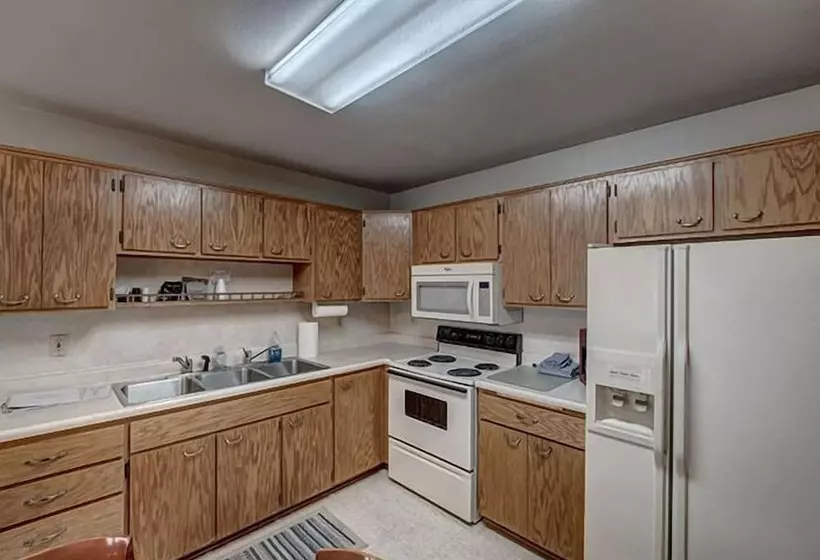 هتل Canyon Lake Resort