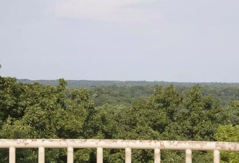 Hotelli Giant City Lodge