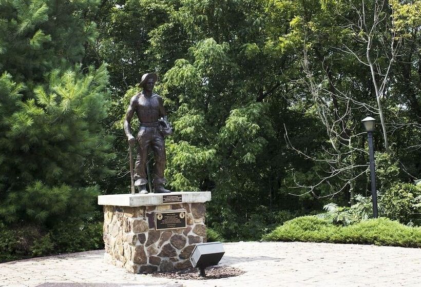 ホテル Giant City Lodge