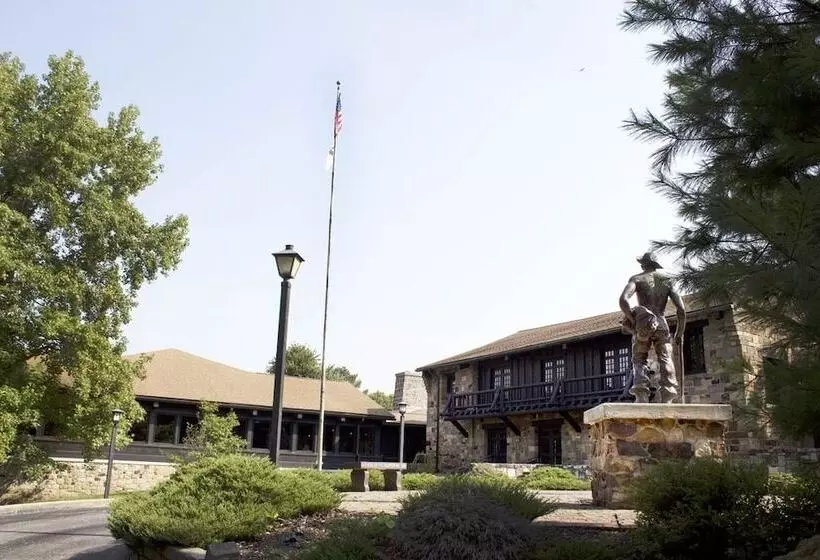 Hotelli Giant City Lodge