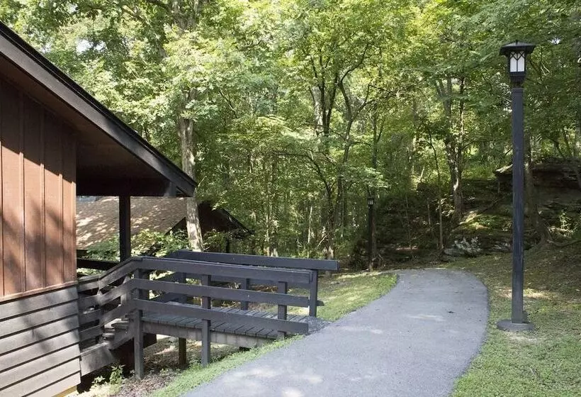 Hotelli Giant City Lodge