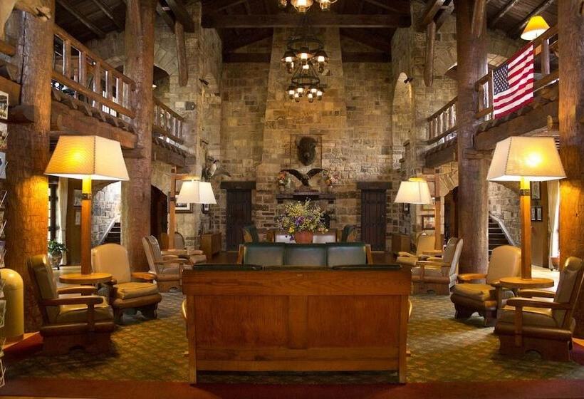 ホテル Giant City Lodge