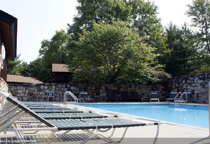 ホテル Giant City Lodge