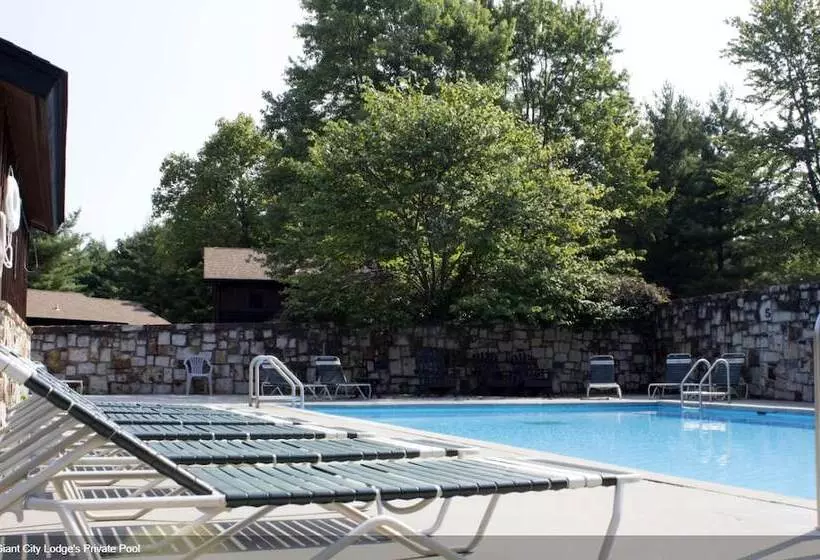 Hotelli Giant City Lodge