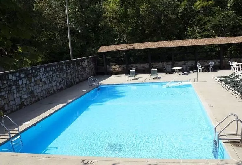 Hotelli Giant City Lodge