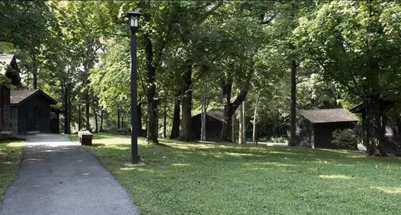 Hotelli Giant City Lodge