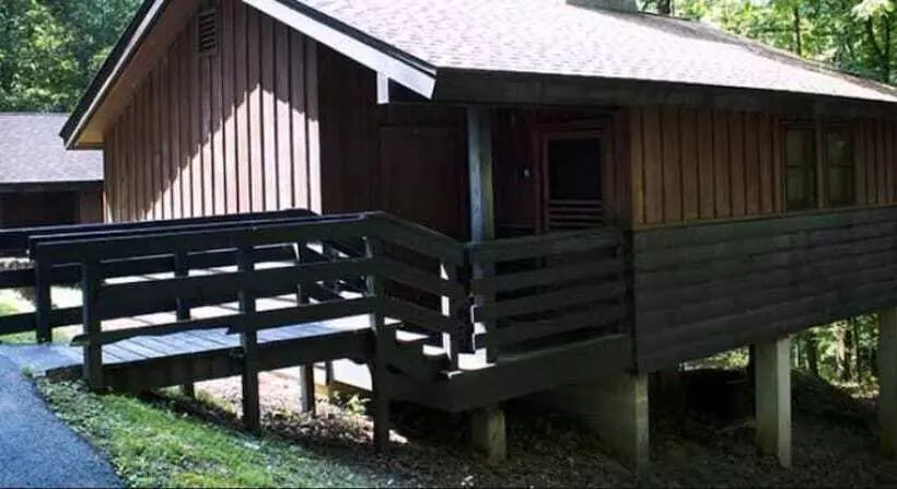 Hotelli Giant City Lodge