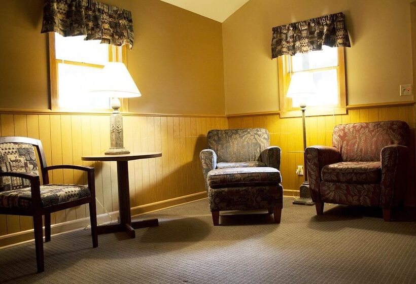 ホテル Giant City Lodge