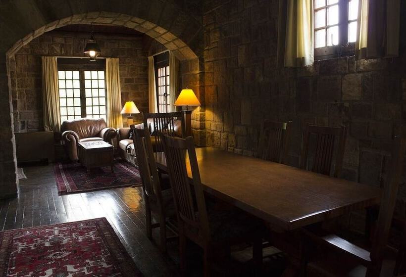 ホテル Giant City Lodge