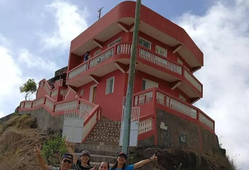 هتل Gira Lua