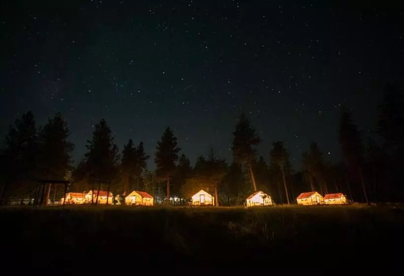 Hotelli Kumsheen Rafting Resort