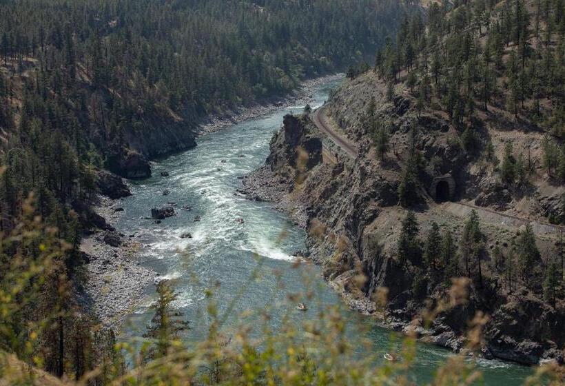 Szálloda Kumsheen Rafting Resort