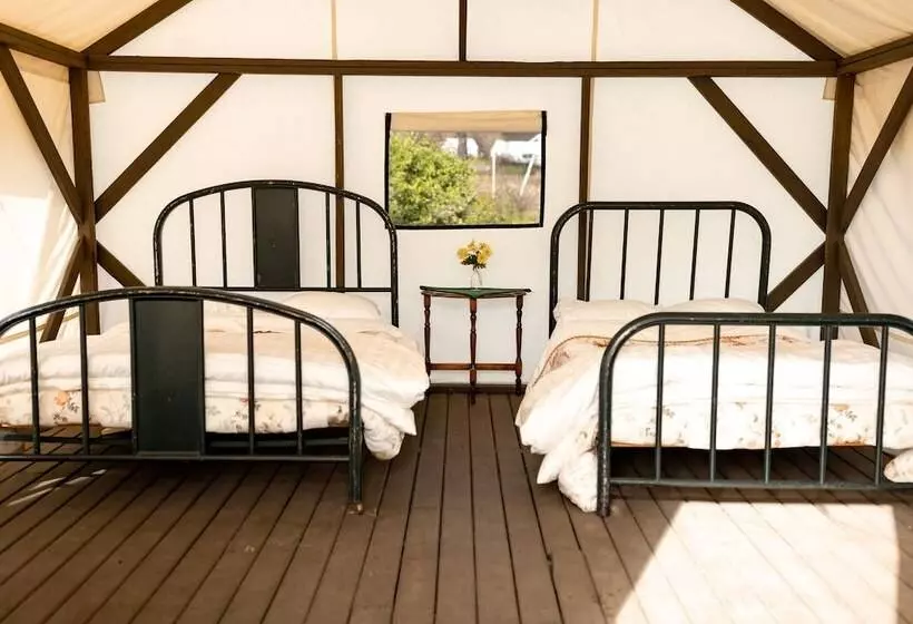 Hotelli Kumsheen Rafting Resort