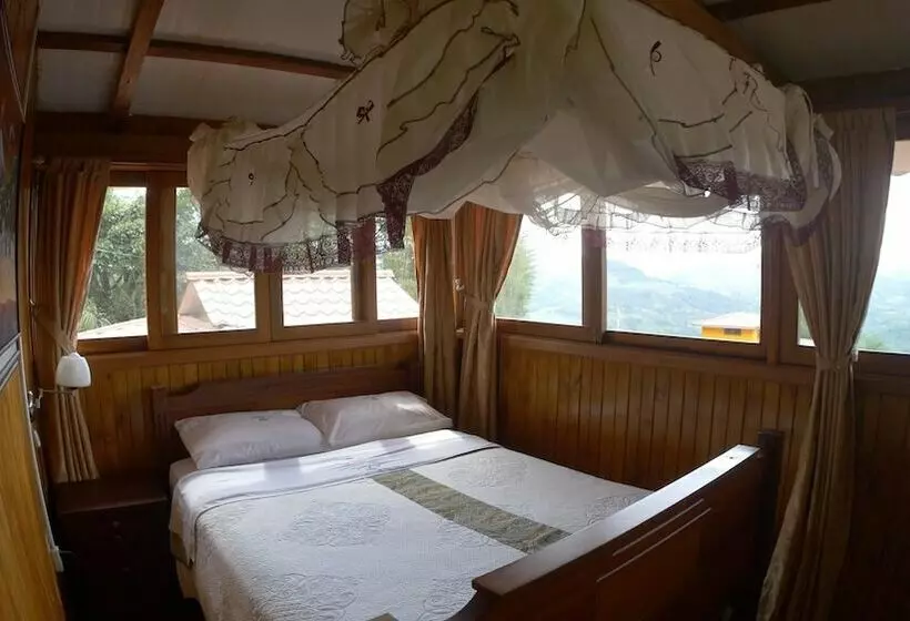 ホテル La Belle Vue Lodge