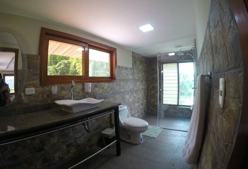 בית מלון כפרי La Belle Vue Lodge