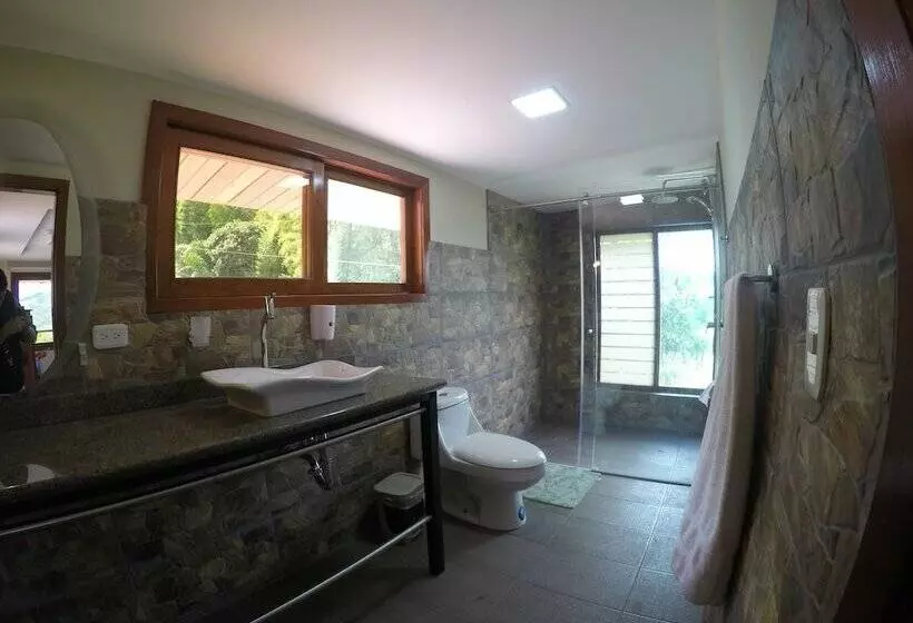 ホテル La Belle Vue Lodge