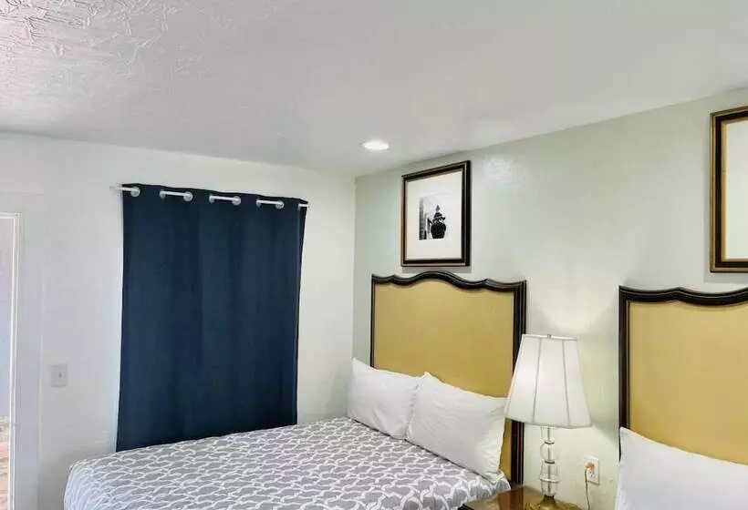 ホテル Siesta Inn