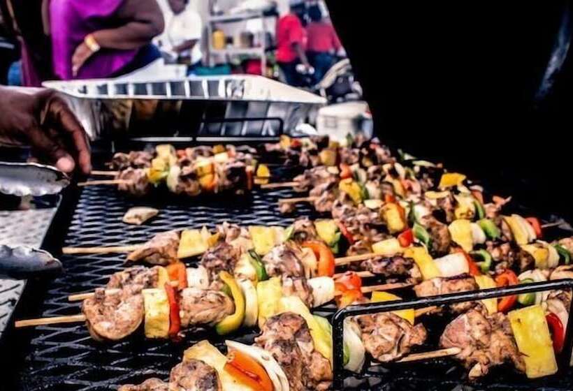 هتل Villa Juanita