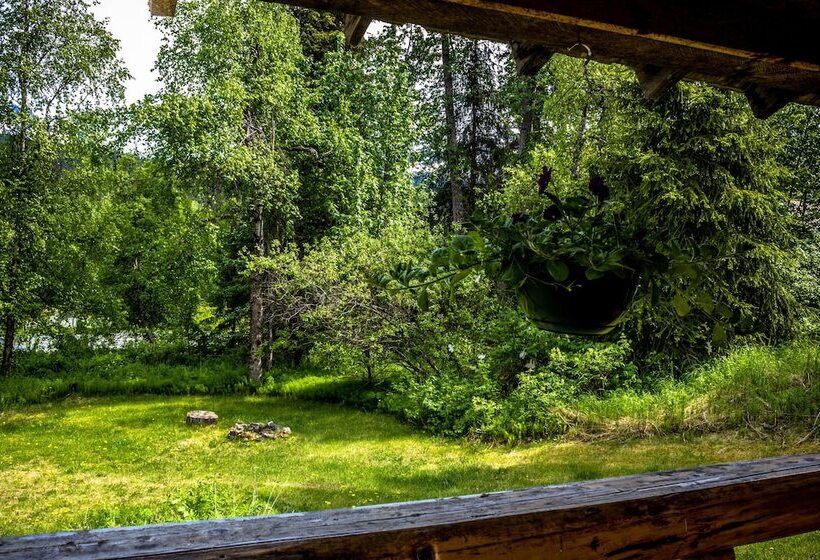Midnight Sun Log Cabins