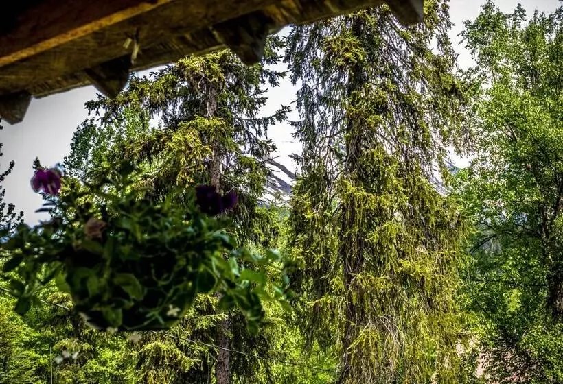 Midnight Sun Log Cabins