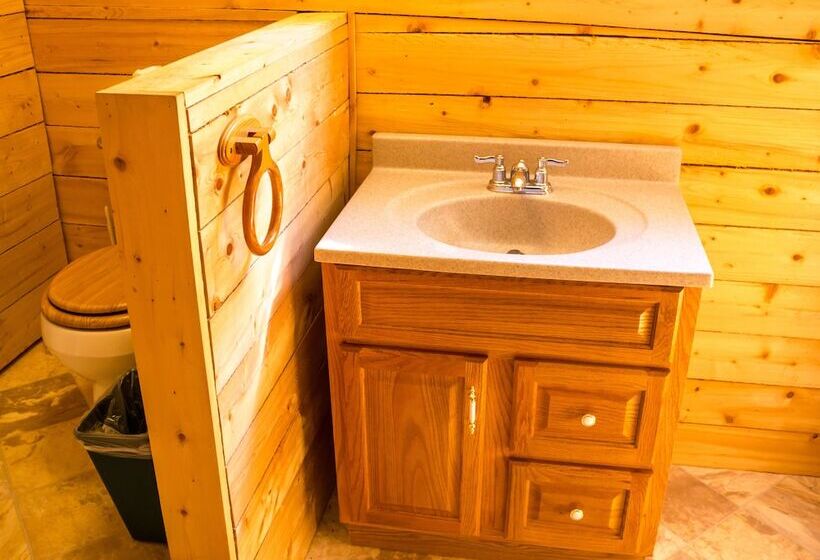 Midnight Sun Log Cabins