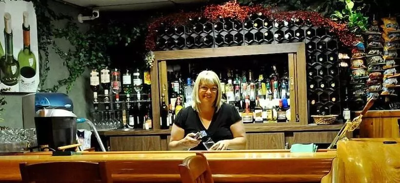 Motelli Pinewood Motor Inn