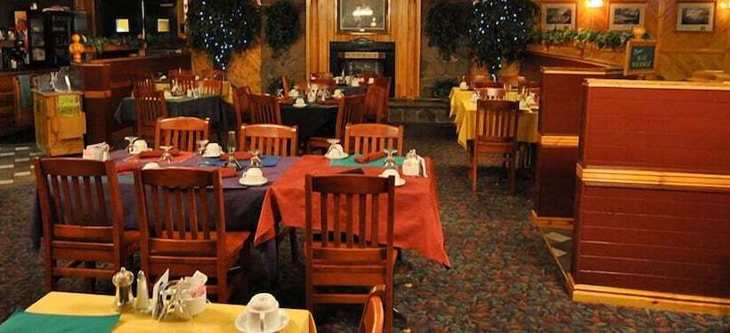 فندق على الطريق Pinewood Motor Inn