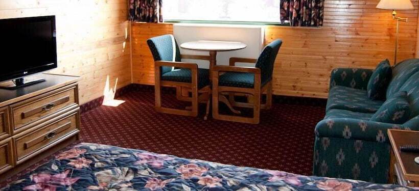 فندق على الطريق Pinewood Motor Inn