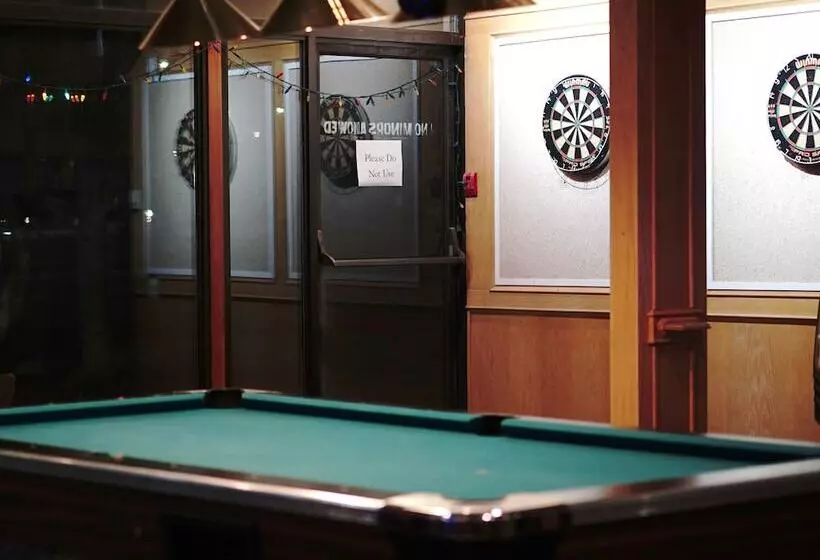 Motelli The Ritz Cafe And Motor Inn