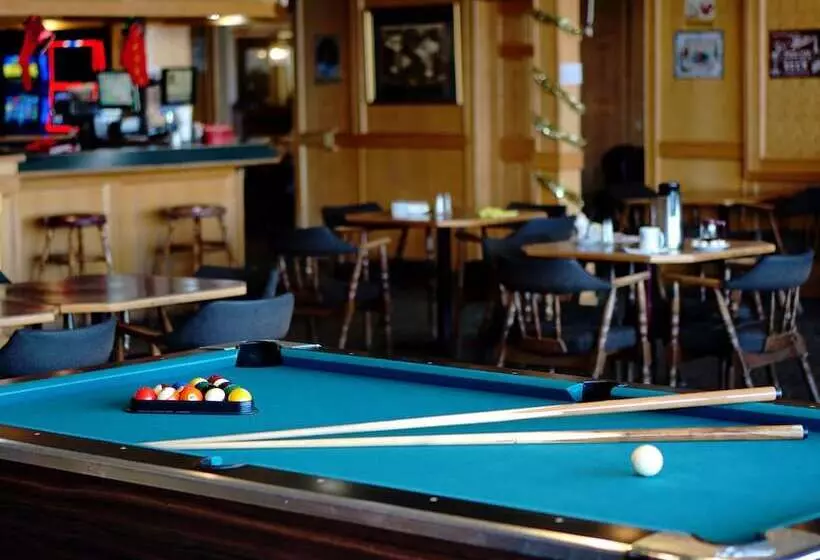 Motelli The Ritz Cafe And Motor Inn