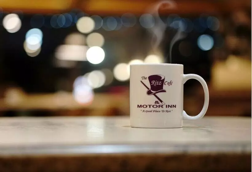 Motelli The Ritz Cafe And Motor Inn