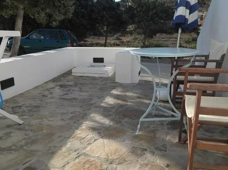 ペンション Kavalieros Studios