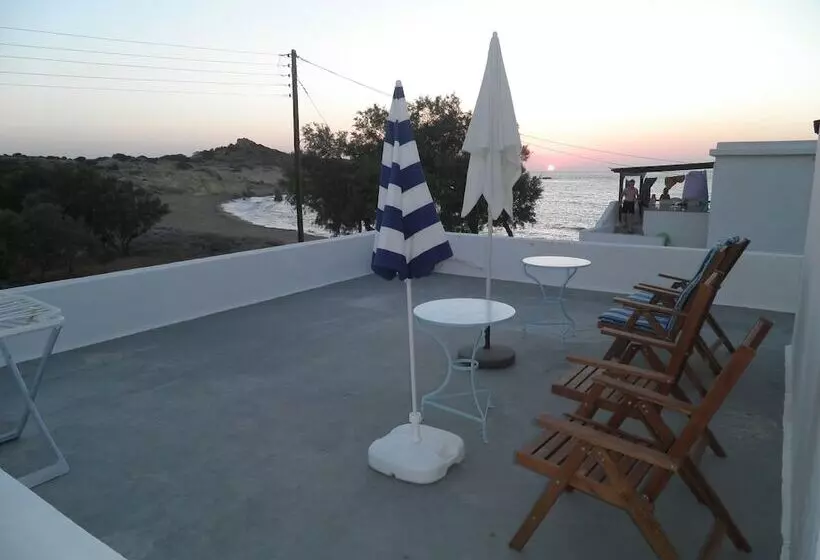 ペンション Kavalieros Studios