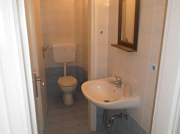 بنسيون Kavalieros Studios